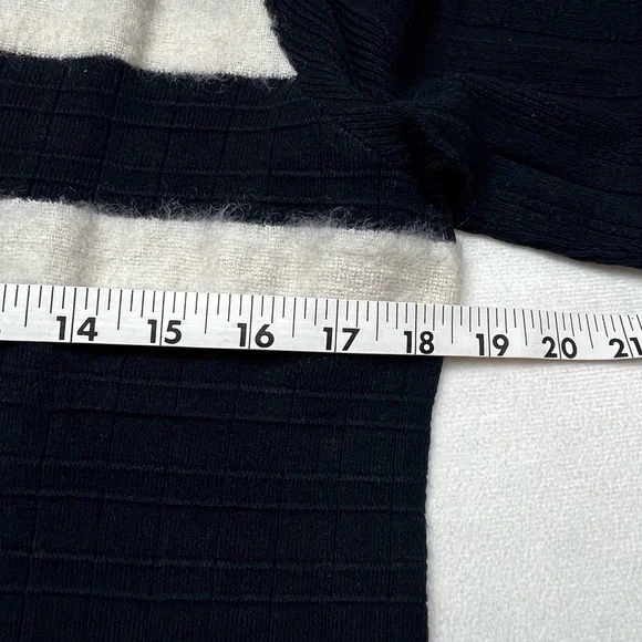 Draper James Navy White Striped Crewneck Sweater Size L - Picture 7 of 8